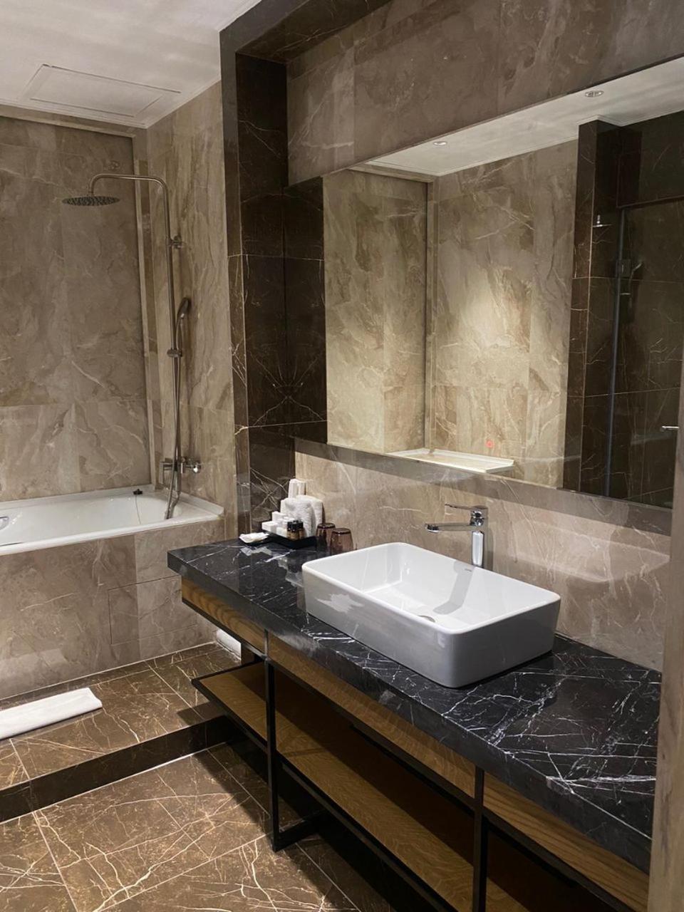 Sofia International Hotel Μπισκέκ Εξωτερικό φωτογραφία