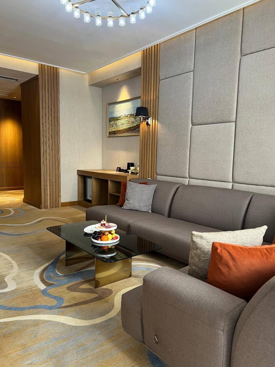 Sofia International Hotel Μπισκέκ Εξωτερικό φωτογραφία